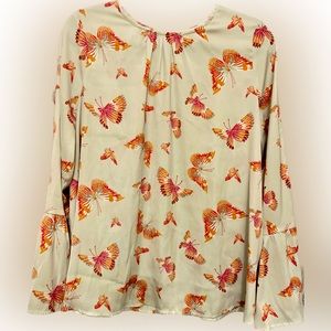 A:glow butterfly maternity top. Size large